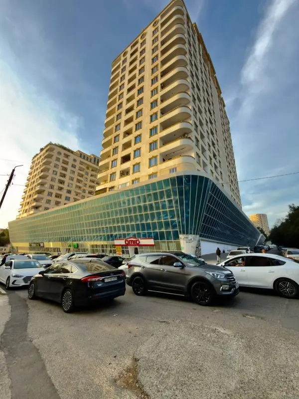 Satılır 3 otaqlı mənzil 129 m²