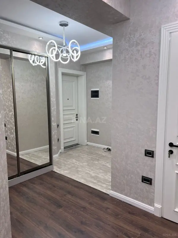Kirayə verilir 2 otaqlı mənzil 110 m²