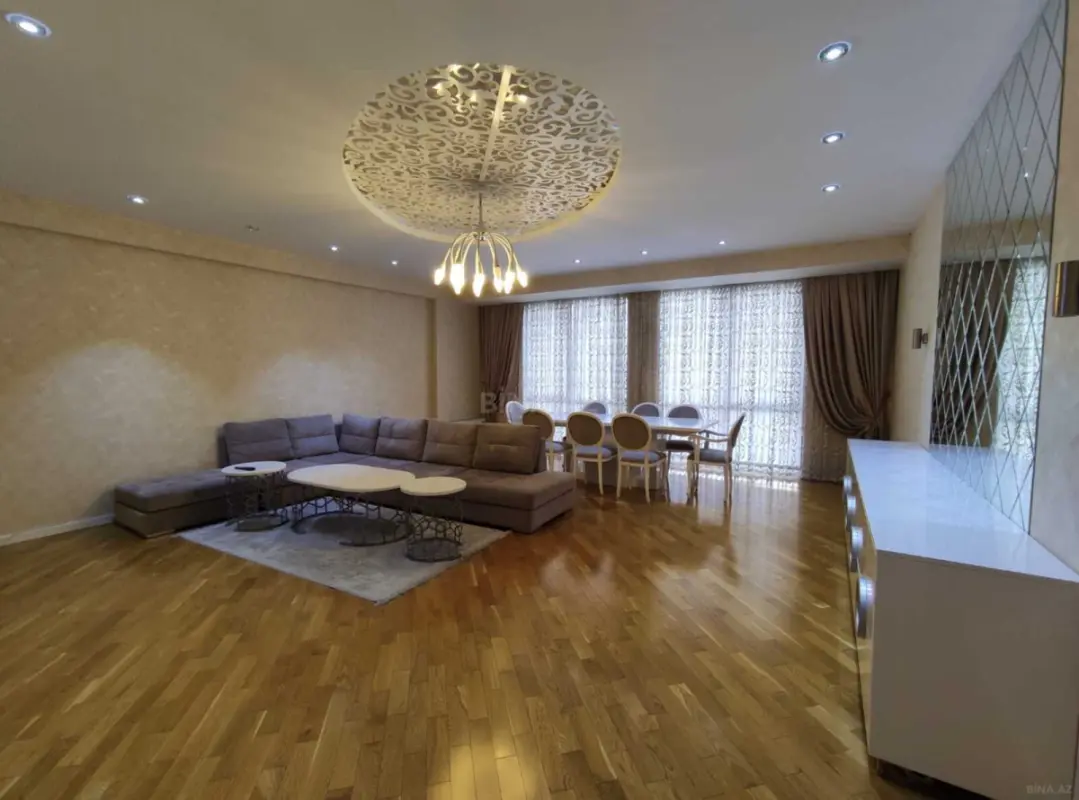 Kirayə verilir 4 otaqlı mənzil 210 m²
