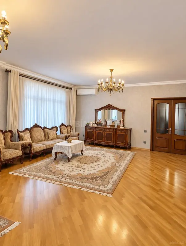 Satılır 3 otaqlı mənzil 109 m²