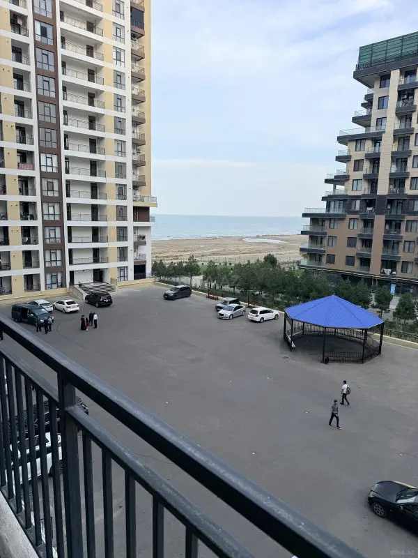 Satılır 2 otaqlı mənzil 99 m²