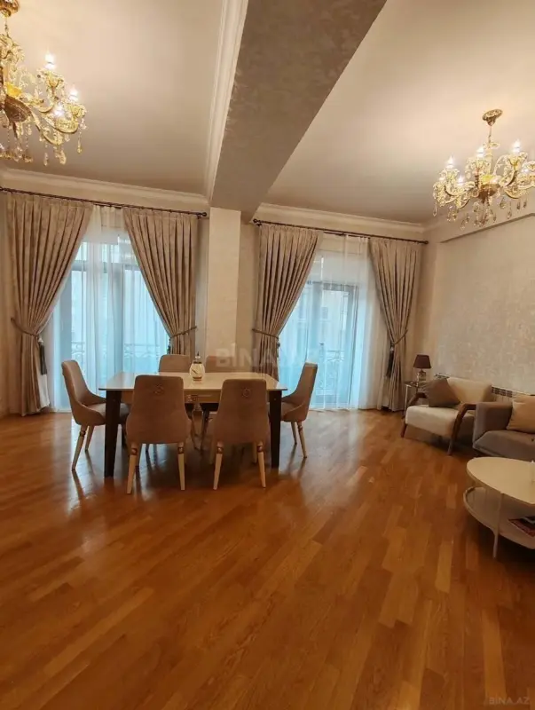 Kirayə verilir 3 otaqlı mənzil 150 m²