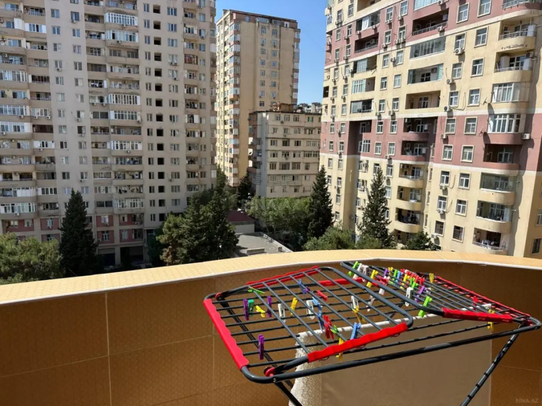 Satılır 3 otaqlı mənzil 130 m²
