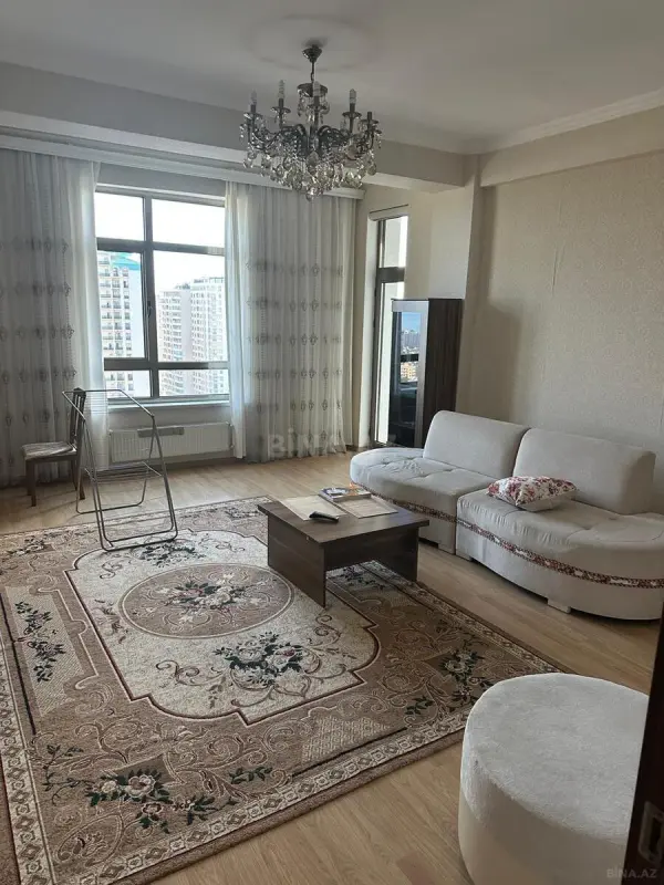 Kirayə verilir 2 otaqlı mənzil 96 m²