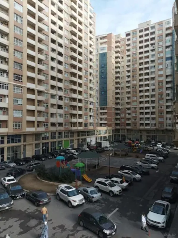 Kirayə verilir 2 otaqlı mənzil 85 m²