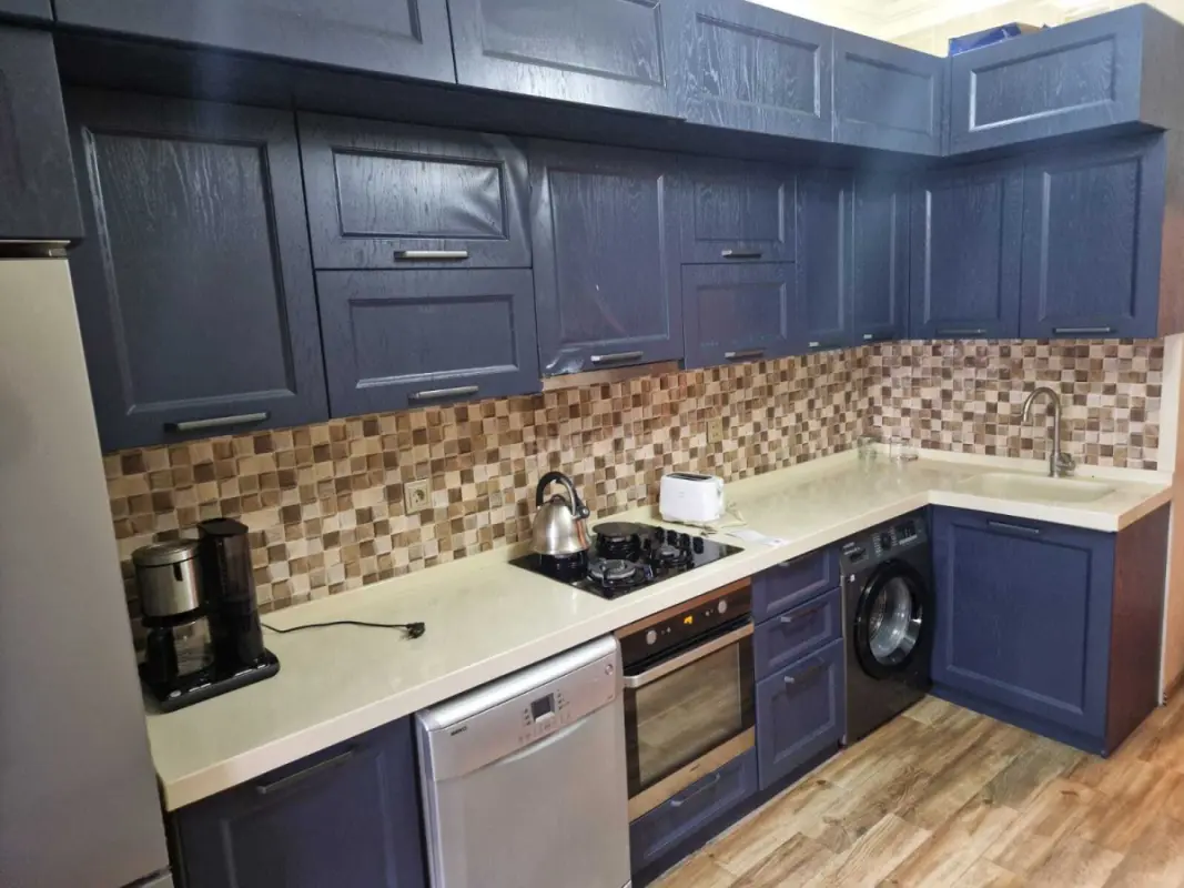 Kirayə verilir 2 otaqlı mənzil 75 m²