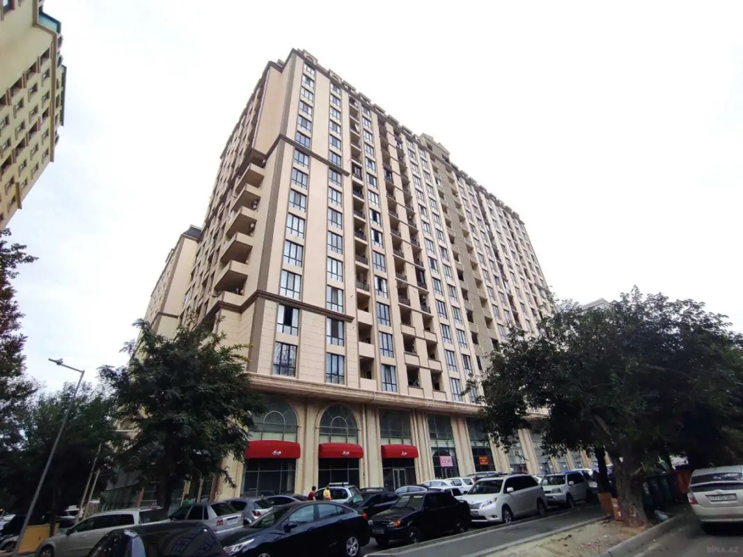 Satılır 3 otaqlı mənzil 105 m²