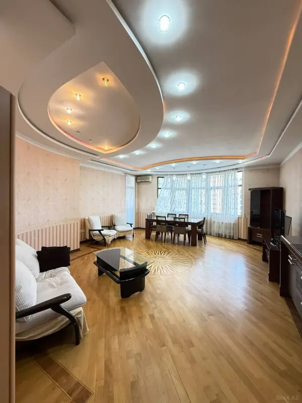 Kirayə verilir 3 otaqlı mənzil 170 m²
