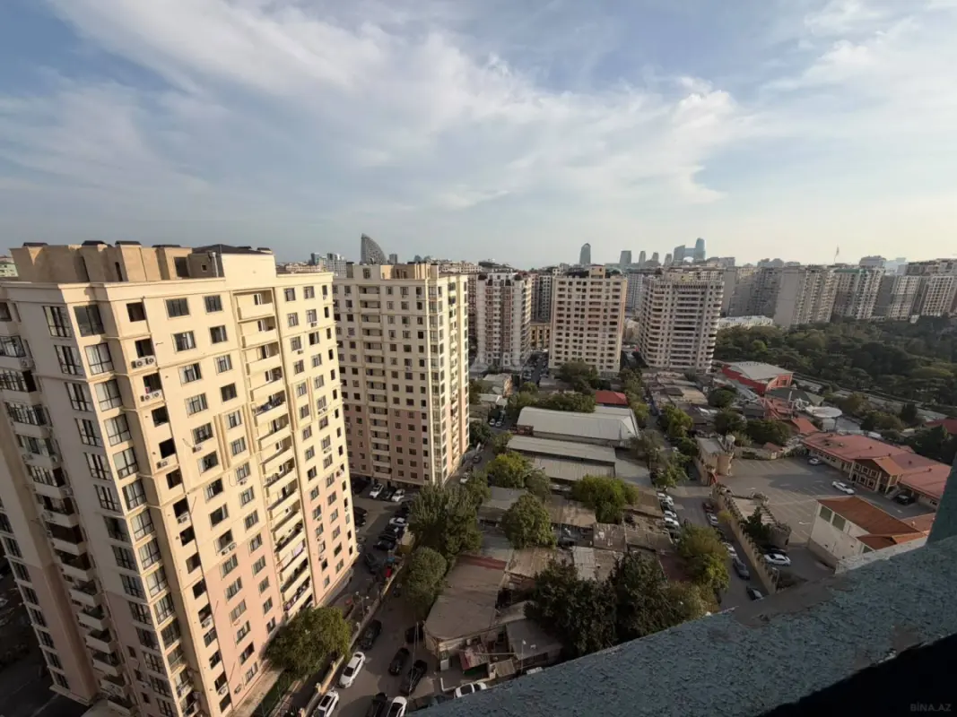 Satılır 3 otaqlı mənzil 134 m²