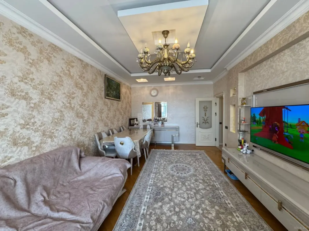 Satılır 3 otaqlı mənzil 126 m²