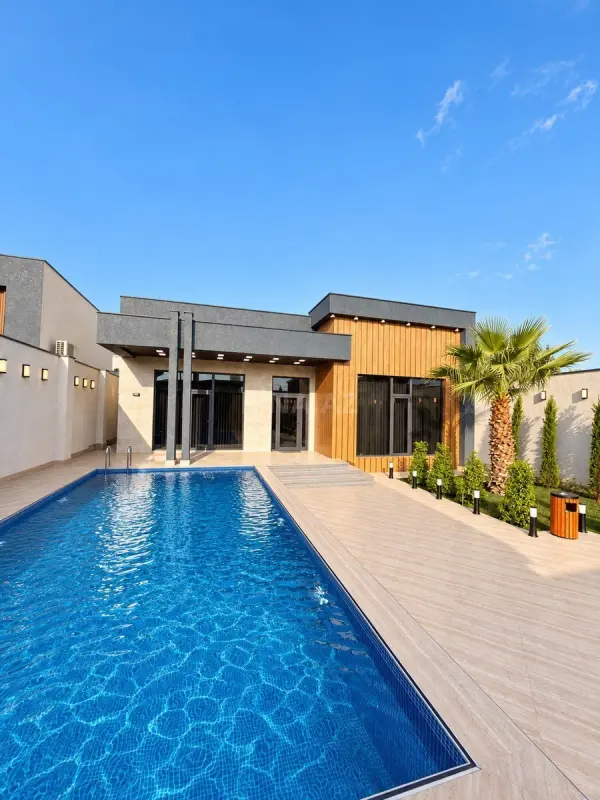 Satılır 5 otaqlı həyət evi 200 m²
