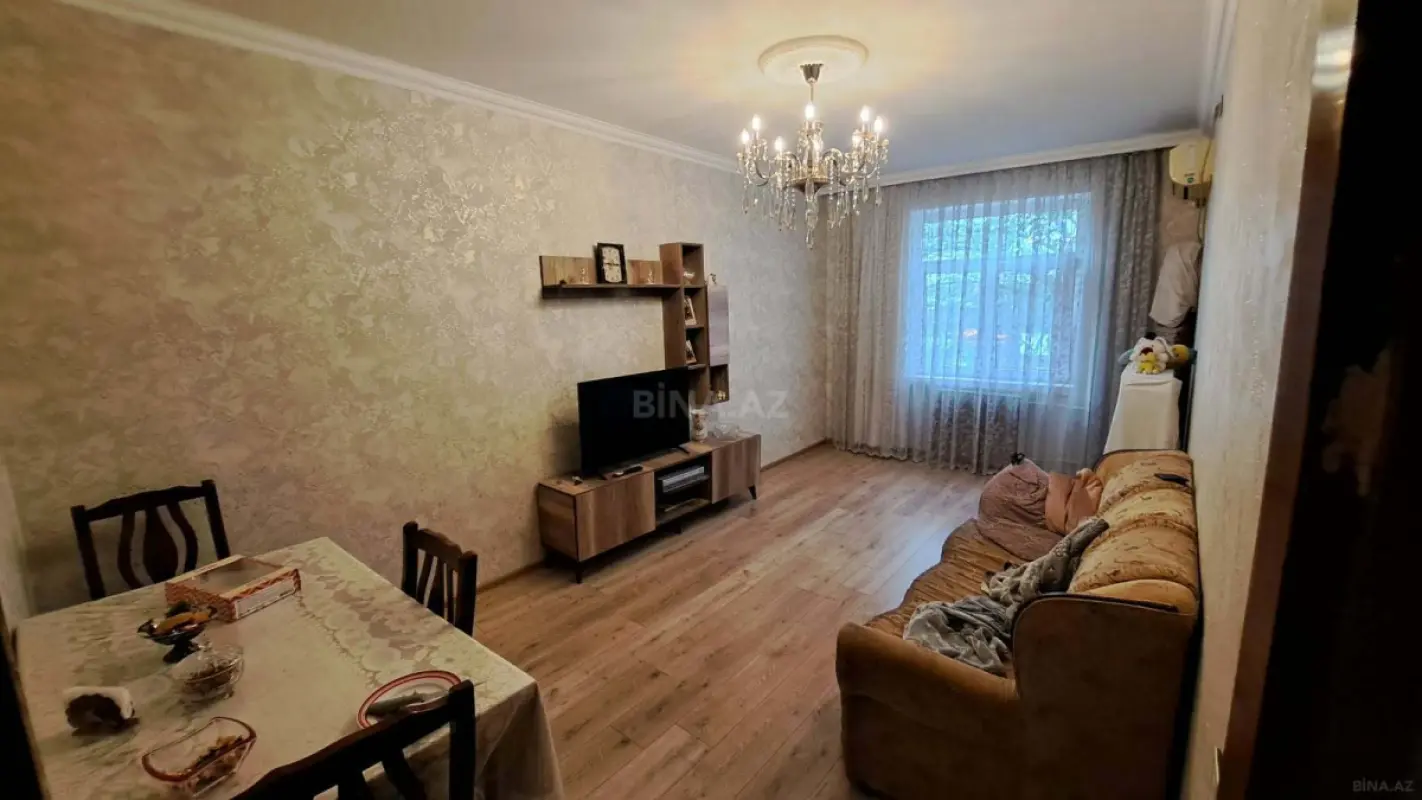 Satılır 5 otaqlı mənzil 100 m²