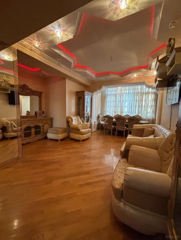 Kirayə verilir 4 otaqlı mənzil 160 m²