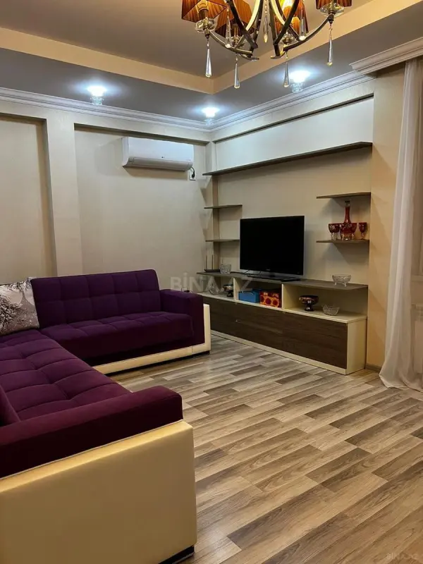 Kirayə verilir 2 otaqlı mənzil 65 m²