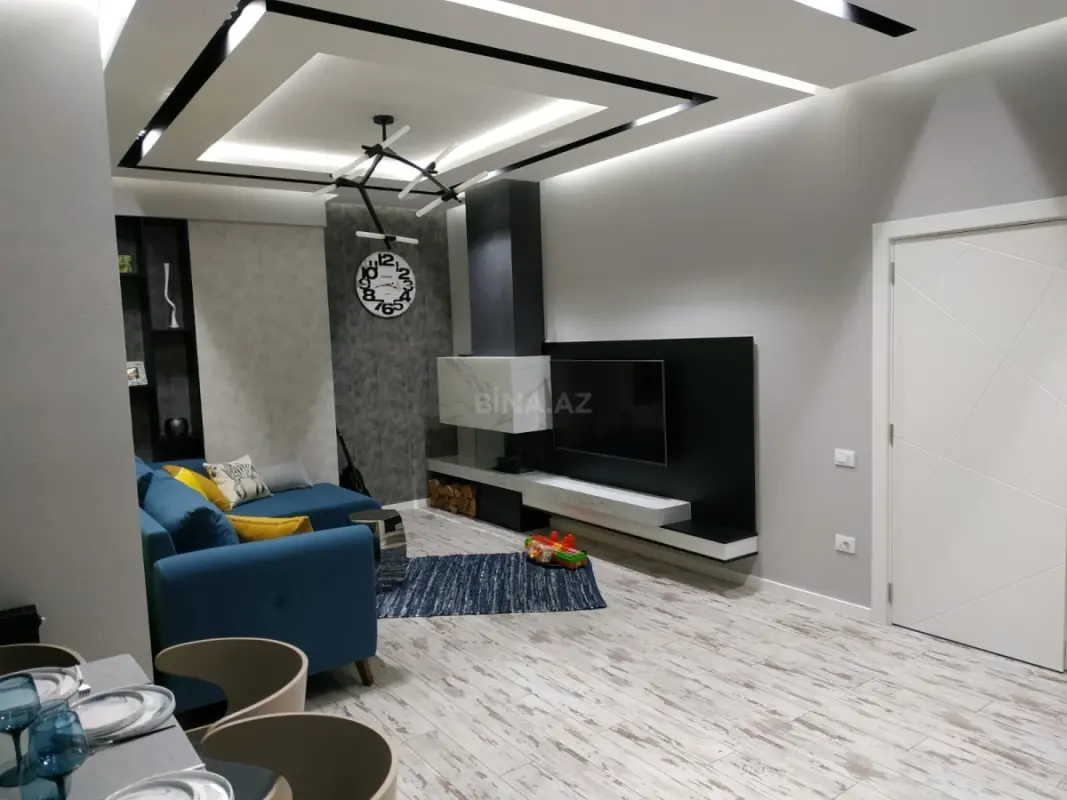 Satılır 4 otaqlı mənzil 159 m²
