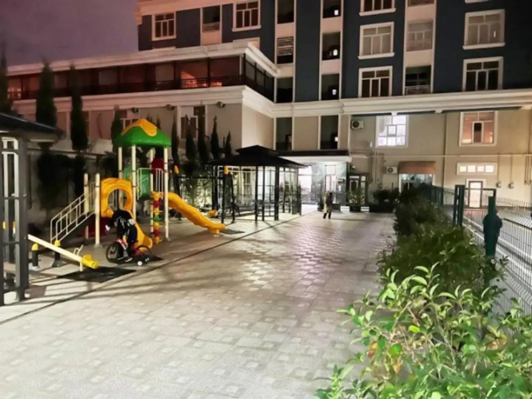 Kirayə verilir 2 otaqlı mənzil 80 m²