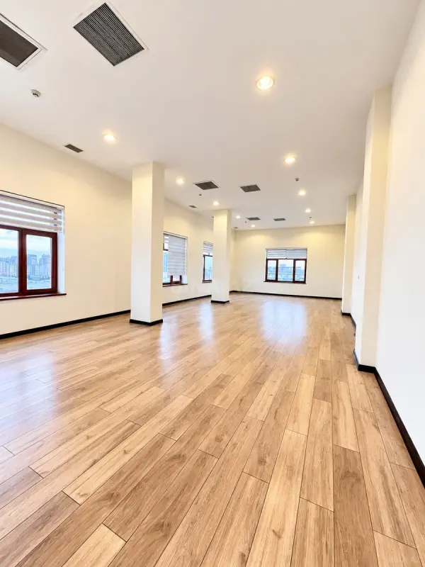 Kirayə verilir 1 otaqlı ofis 80 m²