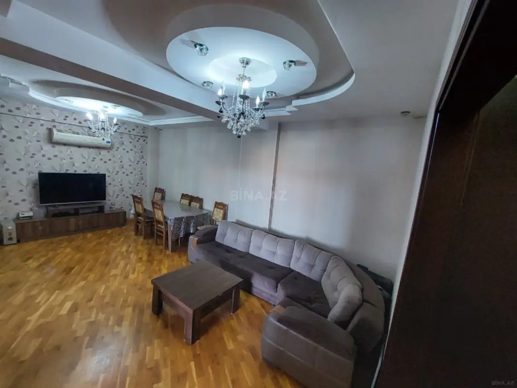 Satılır 4 otaqlı mənzil 125 m²