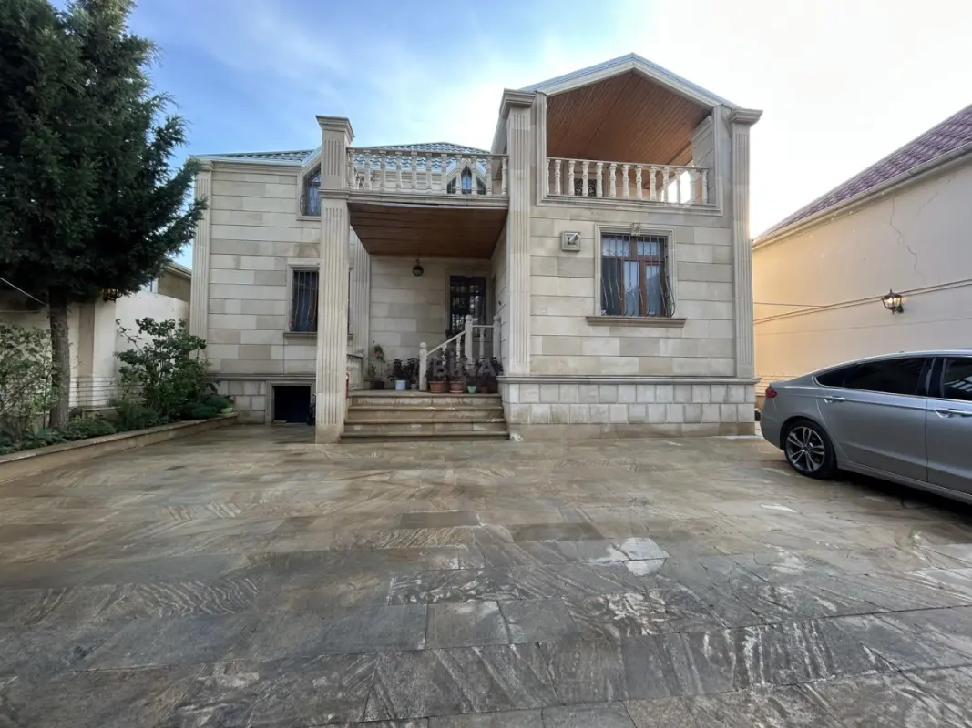 Satılır 7 otaqlı həyət evi 240 m²
