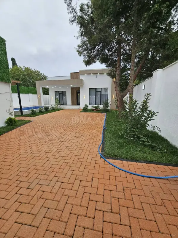 Satılır 4 otaqlı həyət evi 165 m²
