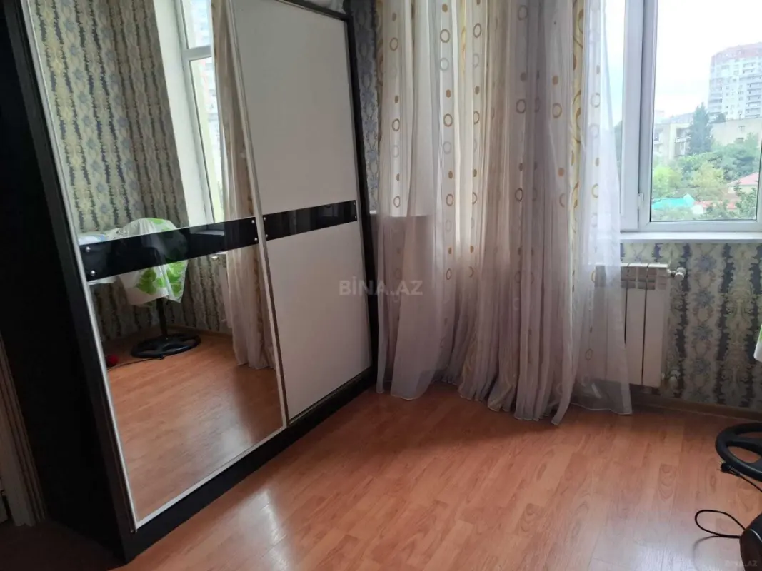 Kirayə verilir 2 otaqlı mənzil 85 m²