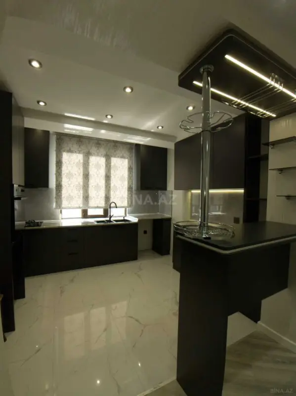 Satılır 4 otaqlı mənzil 100 m²