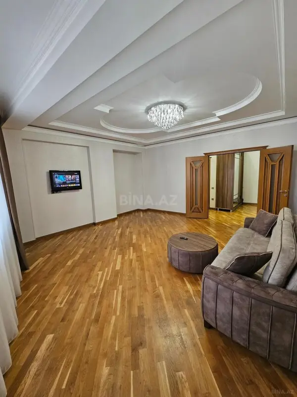 Kirayə verilir 2 otaqlı mənzil 80 m²