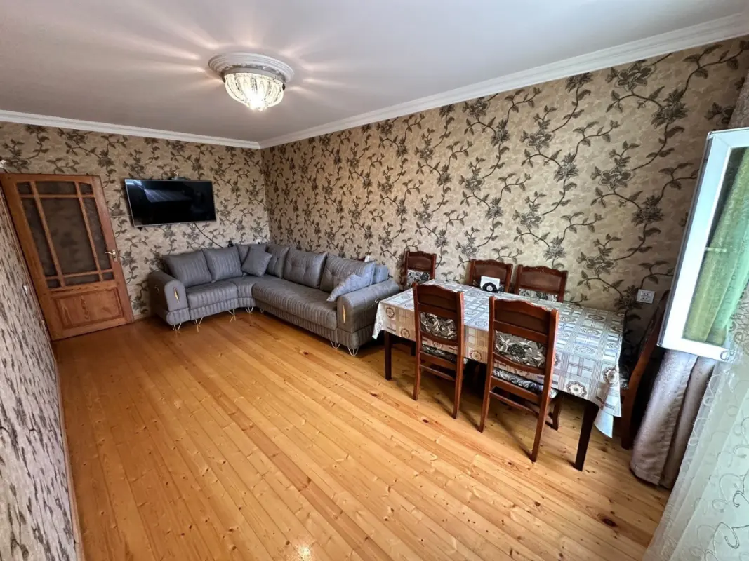 Satılır 4 otaqlı mənzil 90 m²