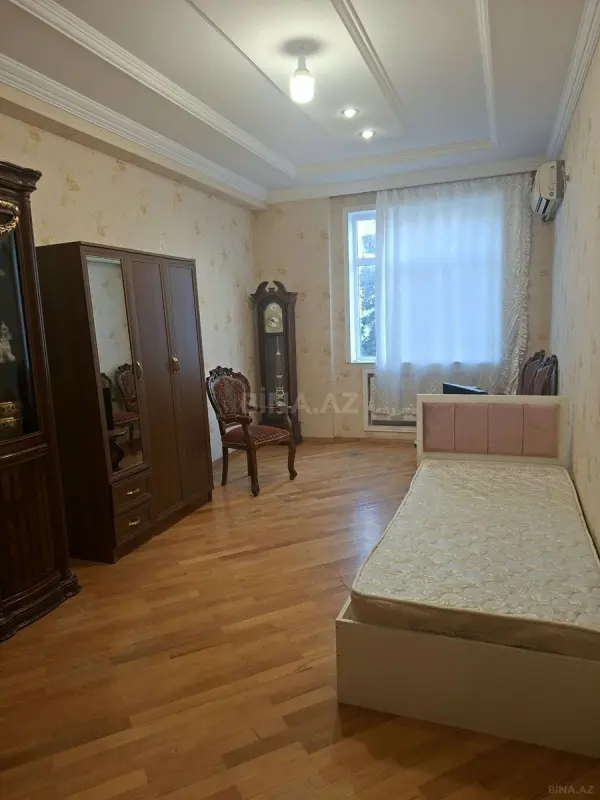 Kirayə verilir 2 otaqlı mənzil 90 m²
