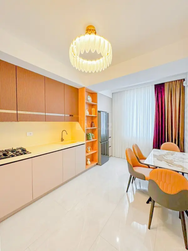 Satılır 4 otaqlı mənzil 110 m²