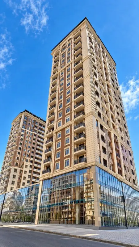 Satılır 4 otaqlı mənzil 131.5 m²