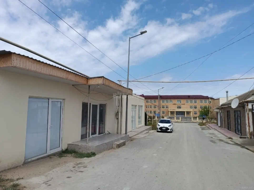 Satılır obyekt 200 m²