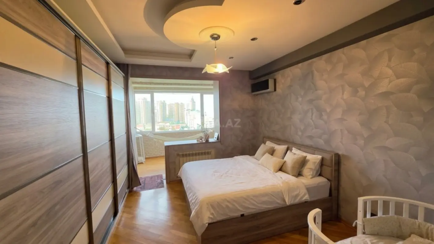 Satılır 2 otaqlı mənzil 90 m²