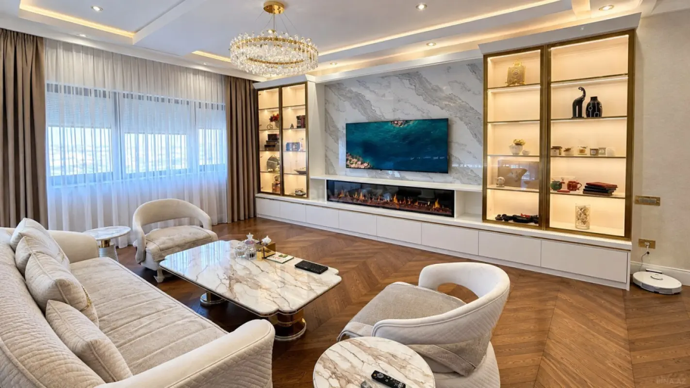 Satılır 4 otaqlı mənzil 185 m²