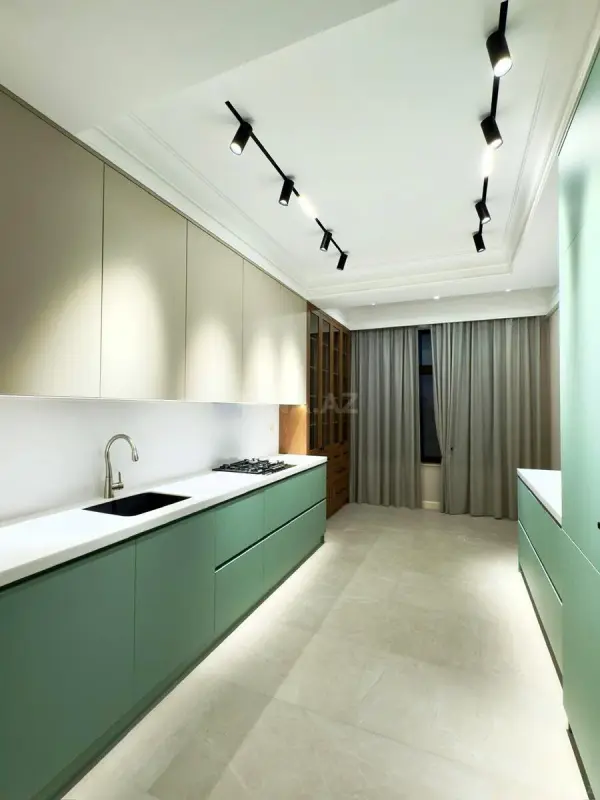 Satılır 3 otaqlı mənzil 134 m²