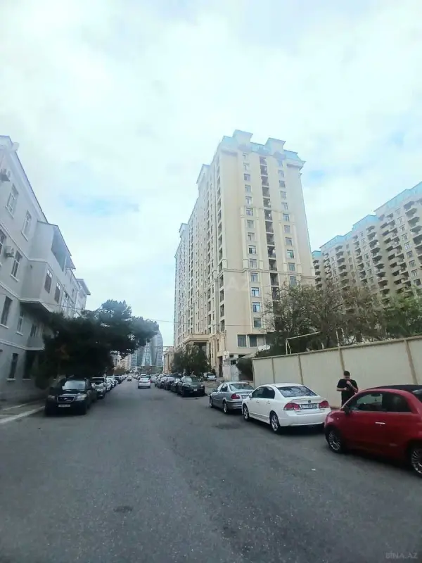 Satılır 2 otaqlı mənzil 65 m²