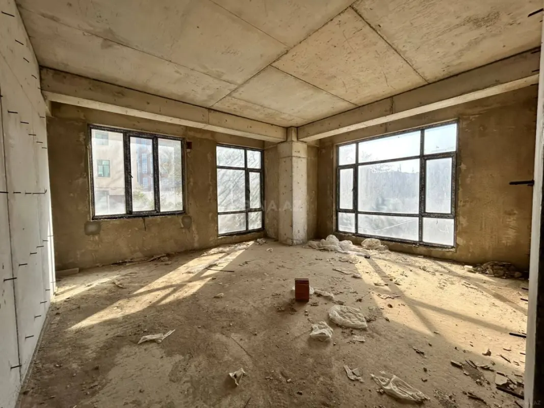 Satılır 4 otaqlı mənzil 155 m²