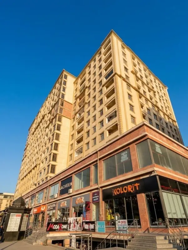 Satılır 3 otaqlı mənzil 130 m²