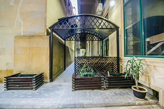 Kirayə verilir 4 otaqlı mənzil 140 m² — Bakı 4 otaq 140.00 m²