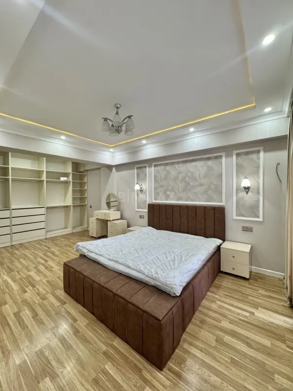 Kirayə verilir 2 otaqlı mənzil 110 m²