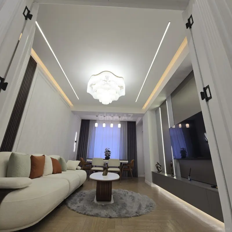 Satılır 4 otaqlı mənzil 145 m²
