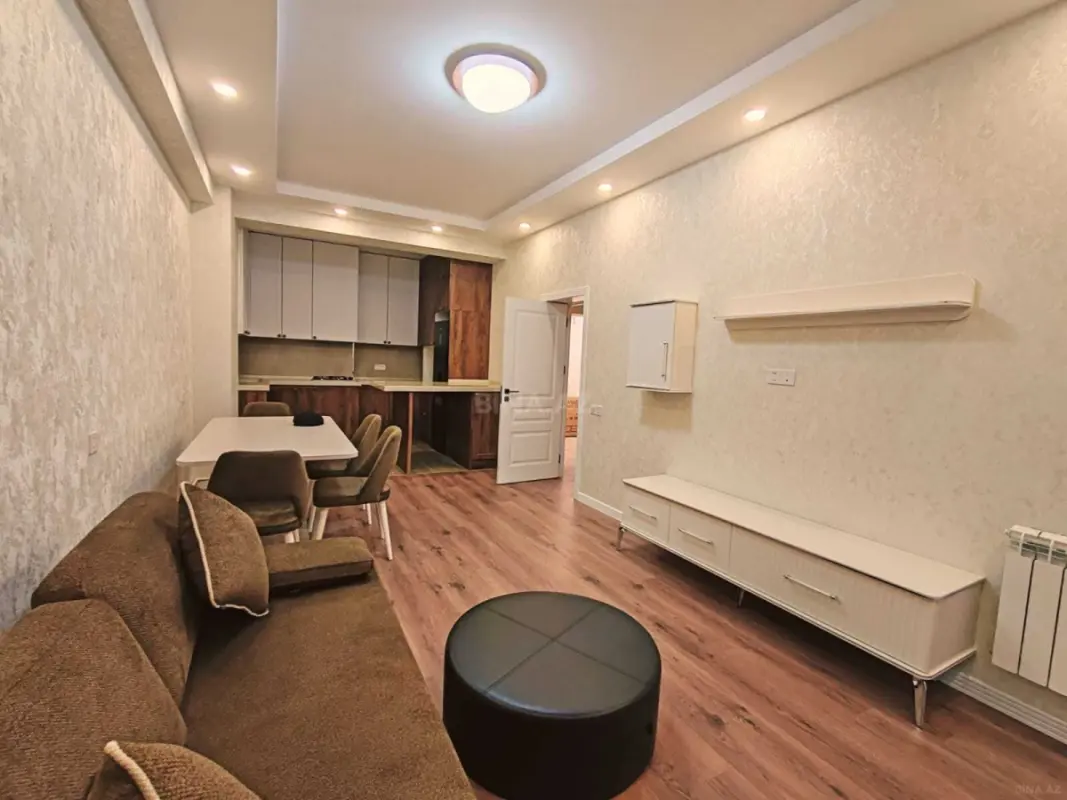 Kirayə verilir 2 otaqlı mənzil 88 m²