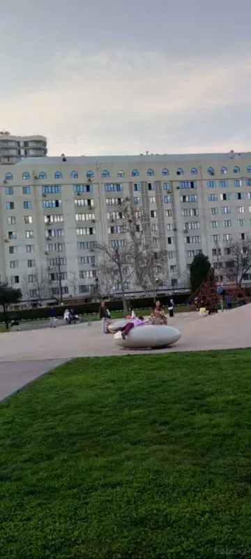 Satılır 5 otaqlı mənzil 121 m²