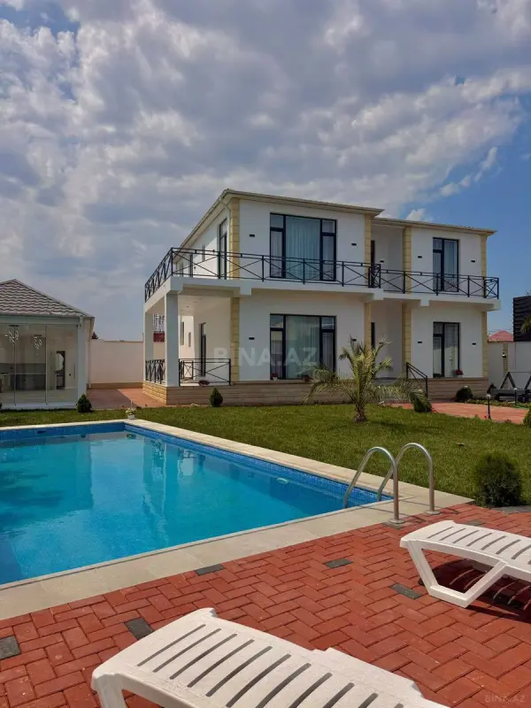 Satılır 6 otaqlı həyət evi 300 m²