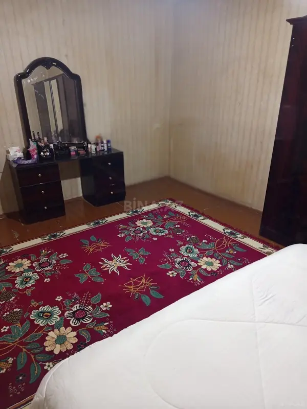 Kirayə verilir 3 otaqlı mənzil 130 m²