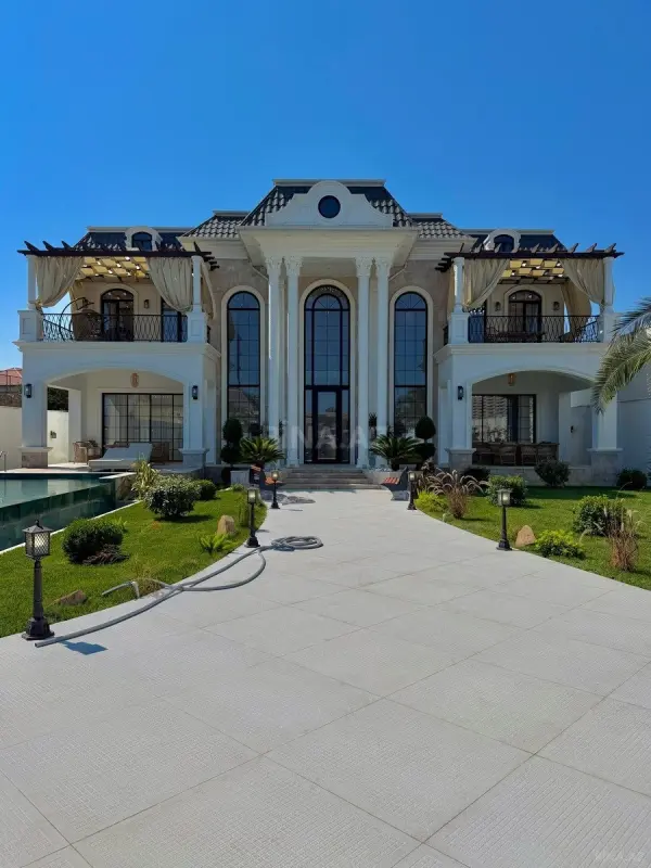 Satılır 6 otaqlı həyət evi 350 m²