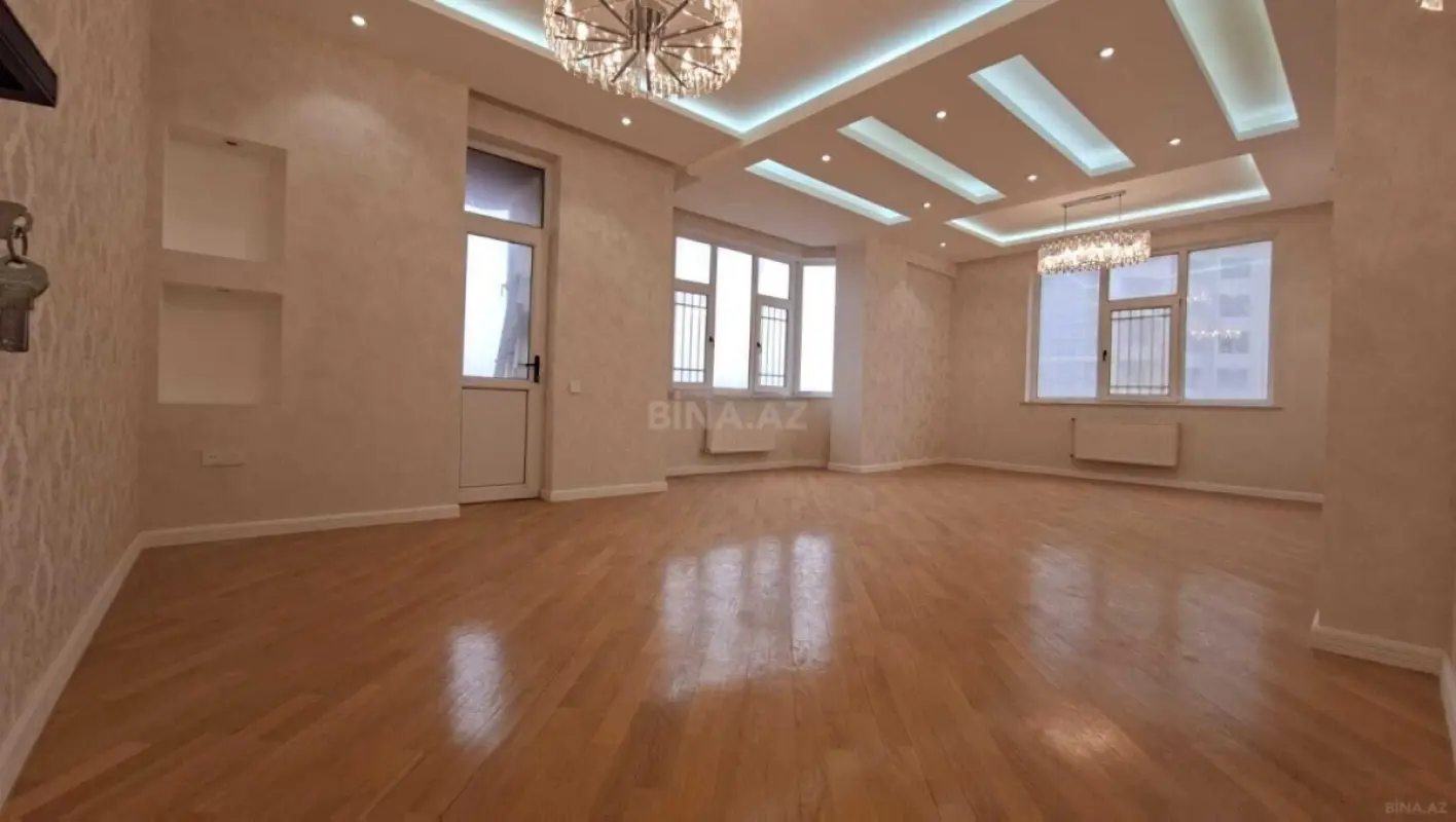 Satılır 4 otaqlı mənzil 185 m²