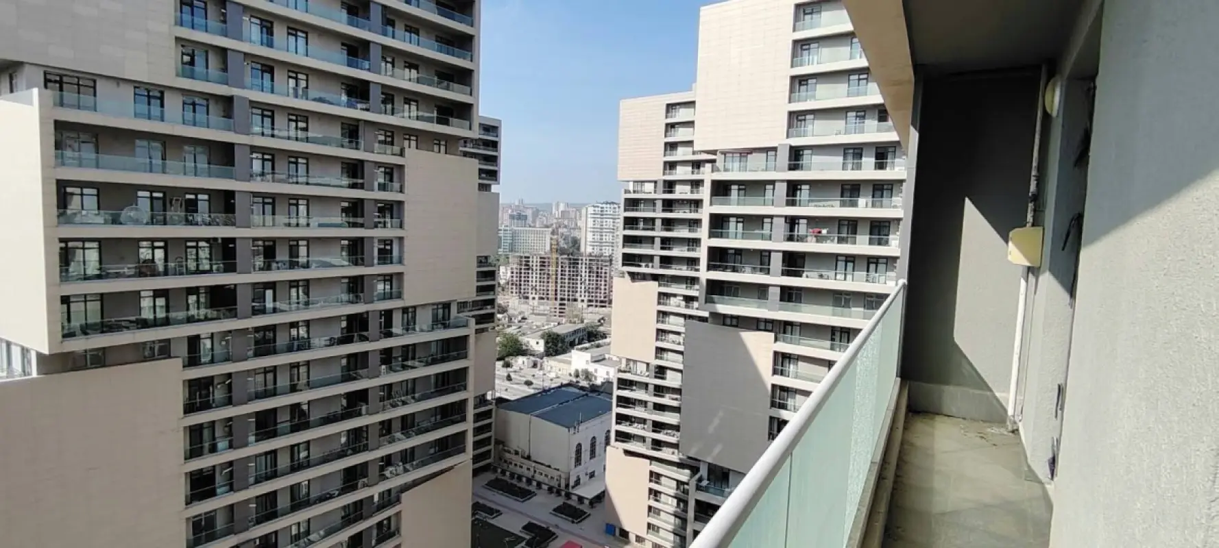 Satılır 3 otaqlı mənzil 149 m²