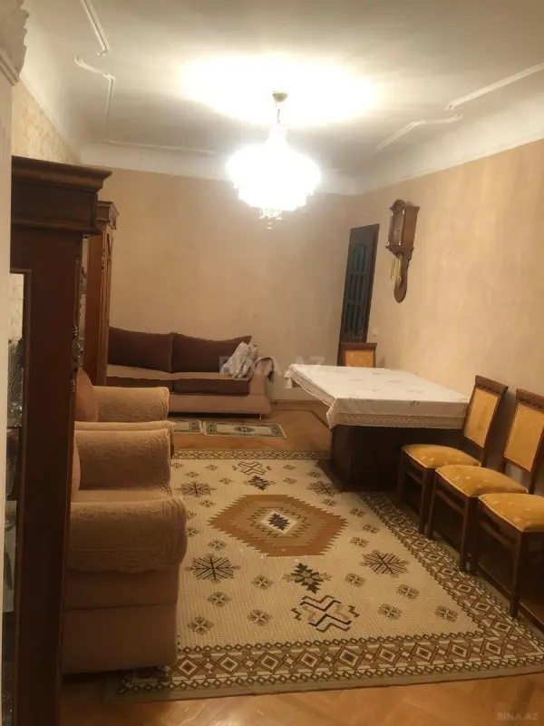 Satılır 4 otaqlı mənzil 110 m²
