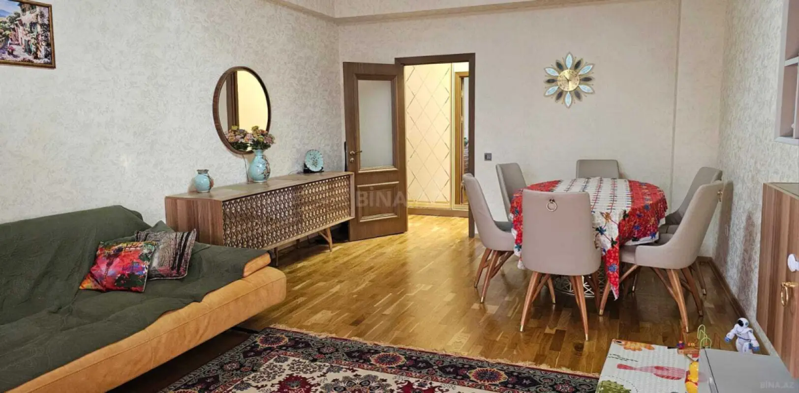Satılır 3 otaqlı mənzil 118 m²